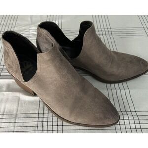 Fergalicious by Fergie Westin Ankle Boot Women's 8.5M Beige Brown Western Shoes